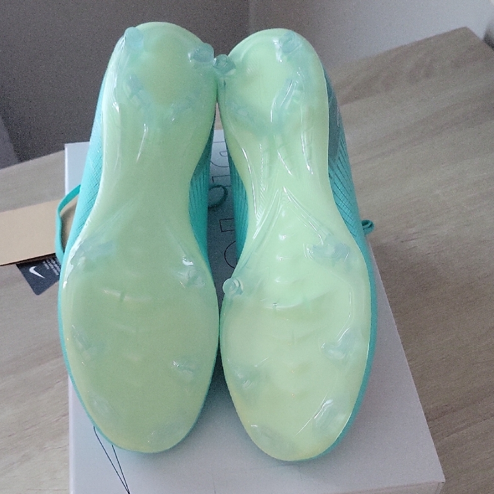 Nike Mercurial Superfly 10 Academy Soccer Cleats in Teal and Pink - Picture 7 of 7